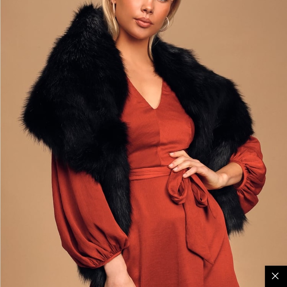 Demure and Dreamy Black Faux Fur Stole